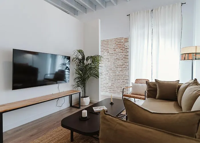 O&L Punonrostro Bright Minimalist Central Home
